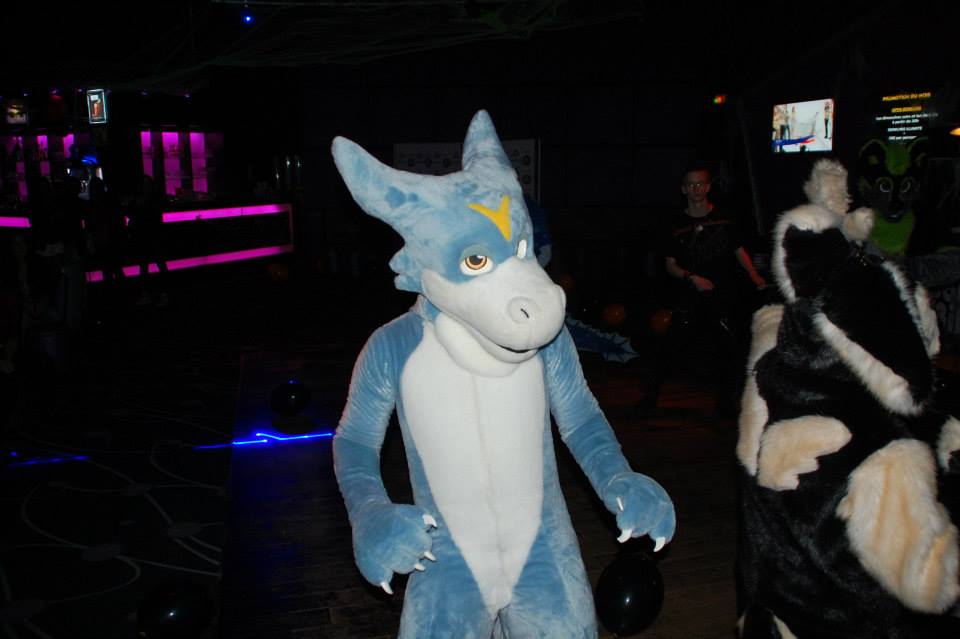 Saphyre FursuitBlackLight 132