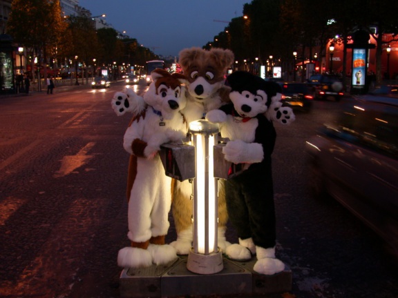 20051029 ScritchPippinYagfox 43 ChampsElysees