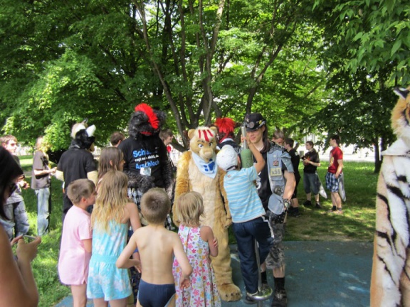 Fursuitwalk Asrail 68