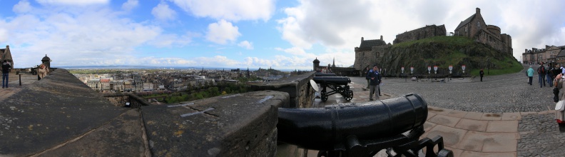 Junkvist Edinburgh castle panorama 2