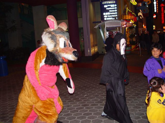 Halloween2002 CityWalk 02