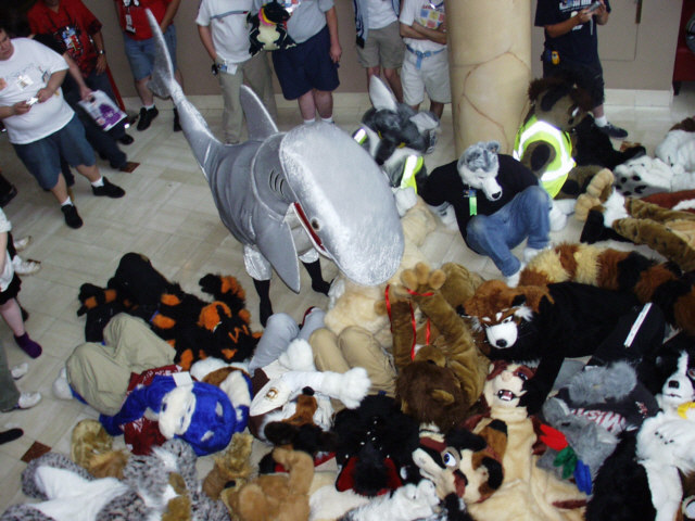 [WallyWolf_AC2005_FursuitRug10.jpg]