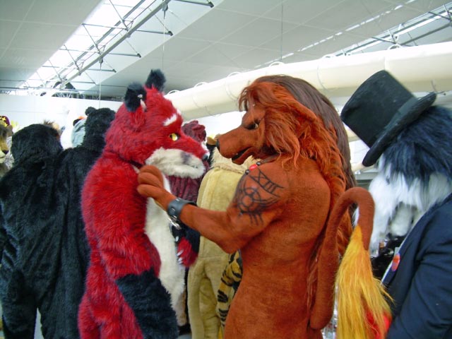 [MortonFox_AC2006_Fursuit_parade_at_the_bridge-fd0000.jpg]