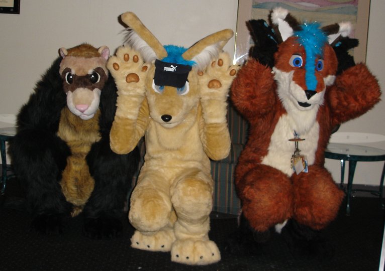 [WhiteWolf_FWA2007_3suits10.jpg]