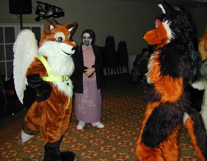 [falstaff_meets_cutewingedfoxi.jpg]