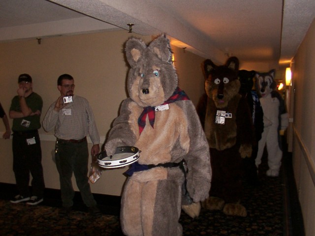 [Fuzzwolf_MFM2001_15.jpg]