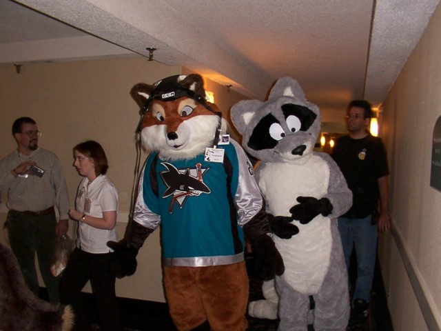 [Fuzzwolf_MFM2001_24.jpg]