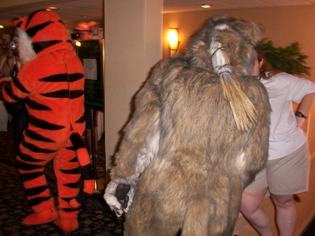 [Fuzzwolf_MFM2001_34.jpg]