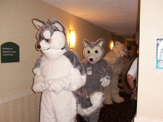 [Fuzzwolf_MFM2001_37.jpg]