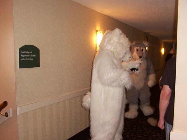 [Fuzzwolf_MFM2001_38.jpg]