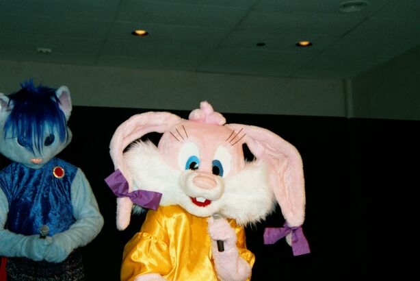 [Nikon_MidWestFurFest20001117_009.jpg]