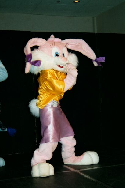 [Nikon_MidWestFurFest20001117_010.jpg]
