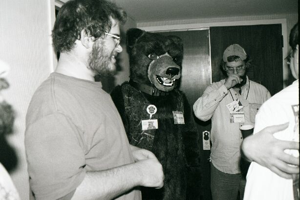 [Nikon_MidWestFurFest20001118_117.jpg]