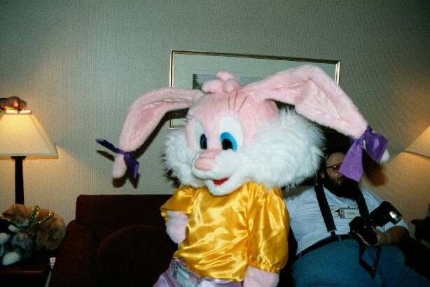 [Nikon_MidWestFurFest20001118_132.jpg]
