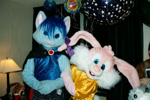 [Nikon_MidWestFurFest20001118_138.jpg]