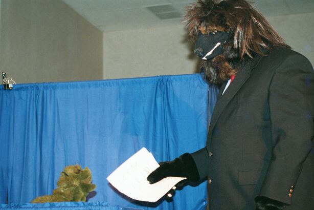 [Nikon_MidWestFurFest20001117_032.jpg]