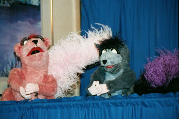 [Nikon_MidWestFurFest20001117_041.jpg]