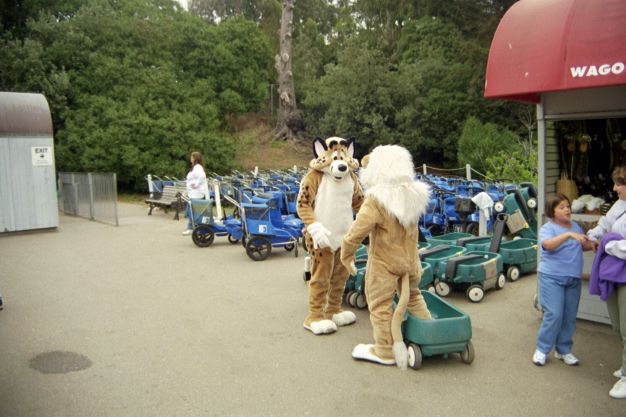 [sfzoo-2000-07b_3.jpg]