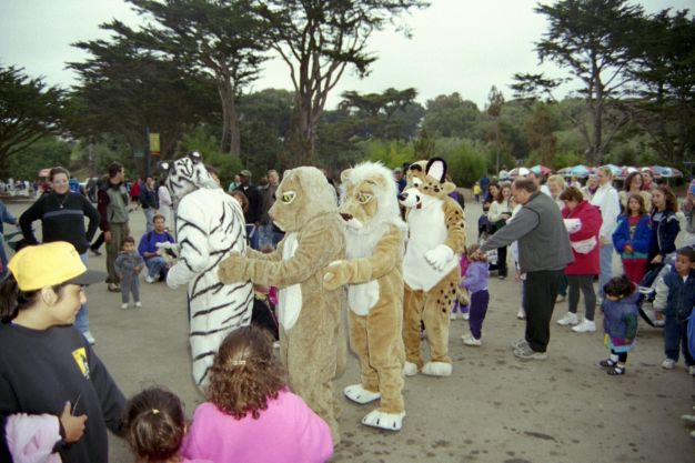 [sfzoo-2000-07c_17.jpg]