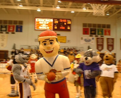 [mascots3432.jpg]