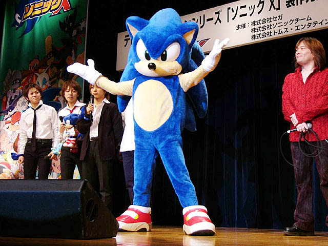 [sonicx_launch_costume.jpg]