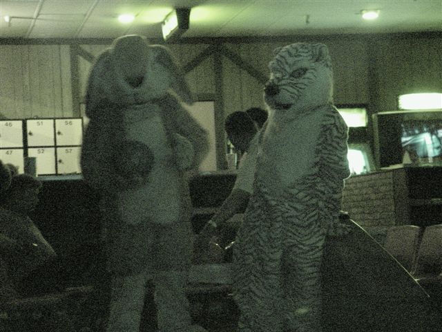 [20020328_FursuitBowling_59.jpg]