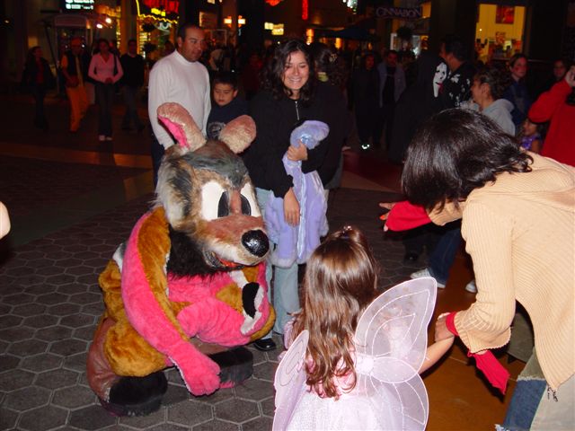 [Halloween2002_CityWalk_05.jpg]