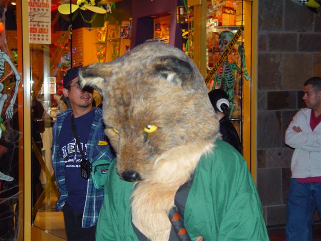 [Halloween2002_CityWalk_13.jpg]