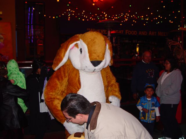 [Halloween2002_CityWalk_14.jpg]