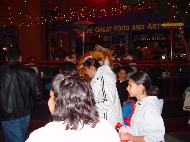 [Halloween2002_CityWalk_22.jpg]