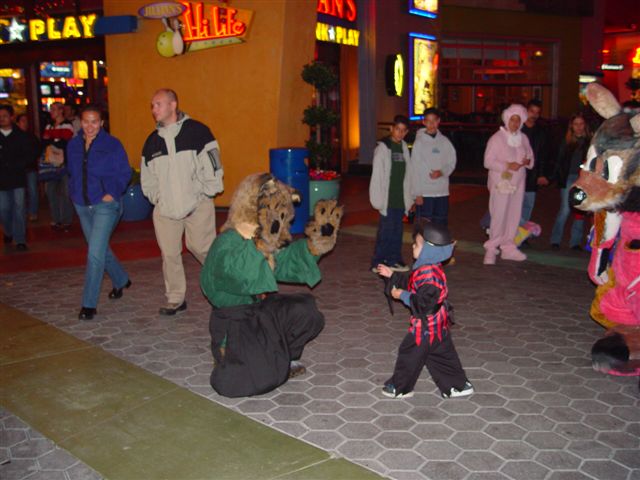 [Halloween2002_CityWalk_33.jpg]