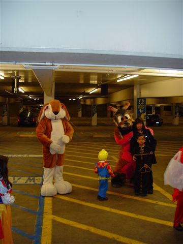 [Halloween2002_CityWalk_55.jpg]