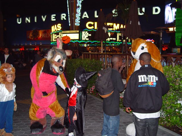 [Halloween2002_CityWalk_61.jpg]