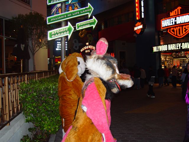 [Halloween2002_CityWalk_69.jpg]