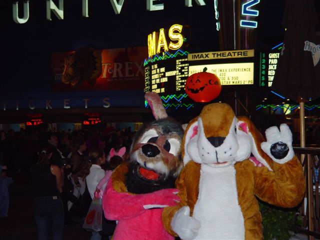 [Halloween2002_CityWalk_72.jpg]