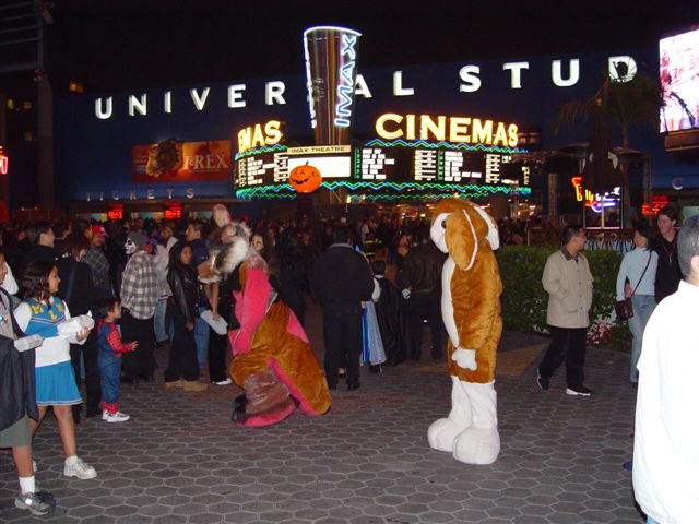 [Halloween2002_CityWalk_73.jpg]