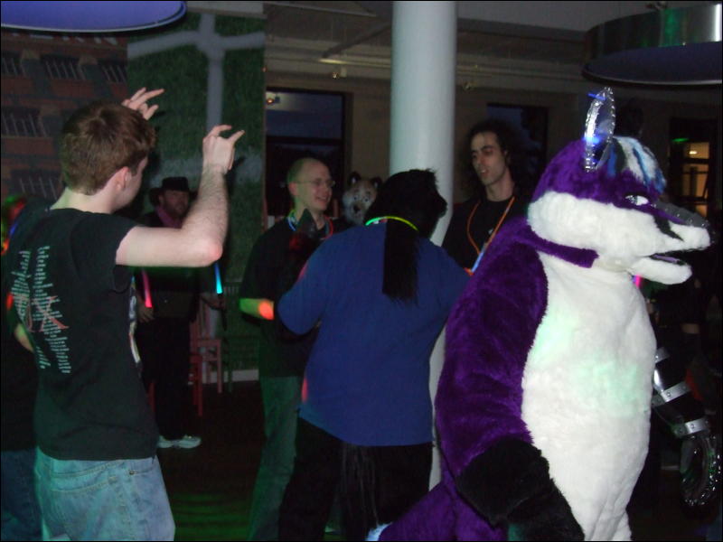 [Mikepaws_Confuzzled2008_184.jpg]