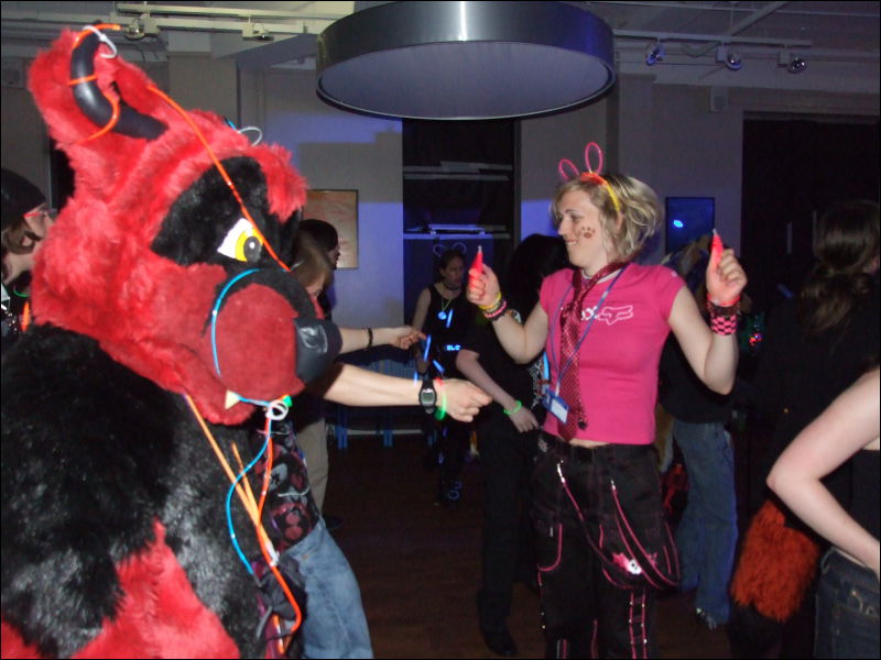 [Mikepaws_Confuzzled2008_190.jpg]