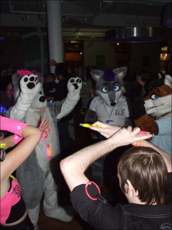 [Mikepaws_Confuzzled2008_287.jpg]