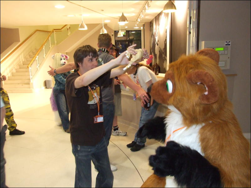 [Mikepaws_Confuzzled2008_092.jpg]