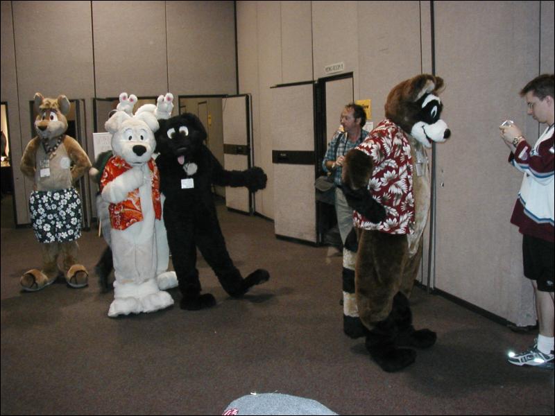 [Tuxskunk_Conifur2003_186.jpg]