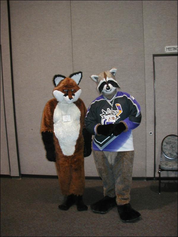 [Tuxskunk_Conifur2003_385.jpg]