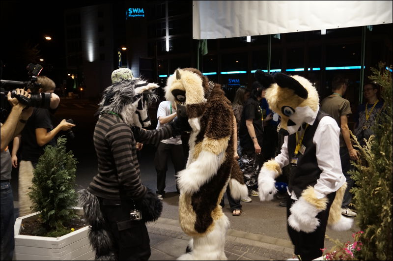 [Aoi_EF18_2808_a57_0037.jpg]