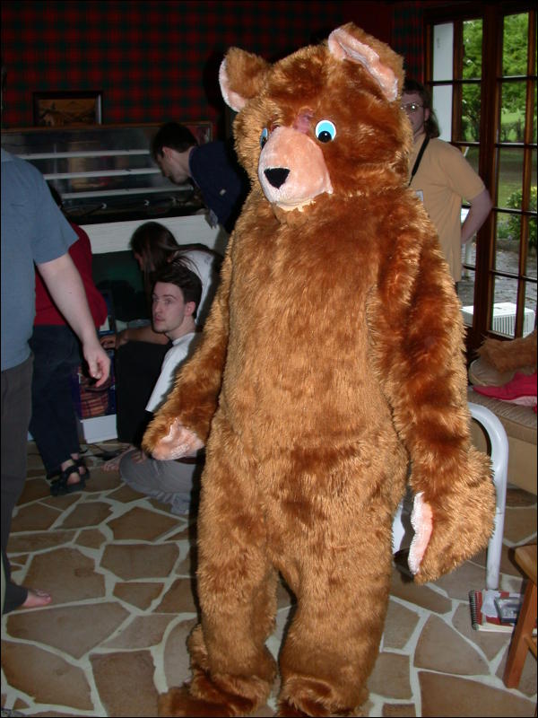 [Tim_FF2003_037_FursuitTryout_wornbyAshaarik.jpg]