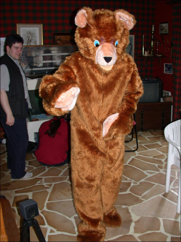 [Tim_FF2003_051_FursuitTryout_wornbycLx.jpg]