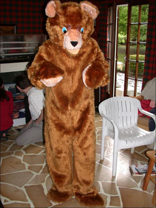 [Tim_FF2003_053_FursuitTryout_wornbycLx.jpg]