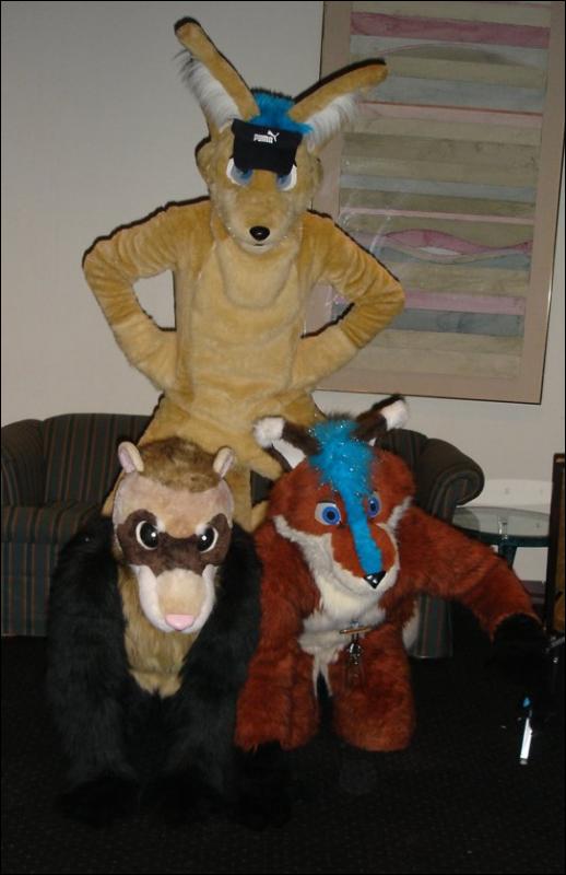 [WhiteWolf_FWA2007_3suits9.jpg]