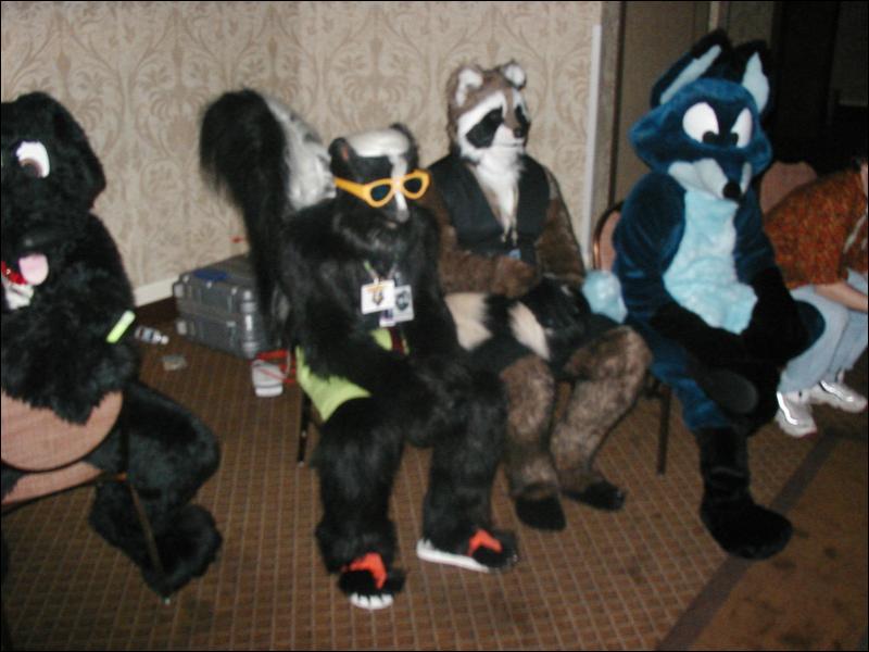 [TuxSkunk_FC2003_420.jpg]