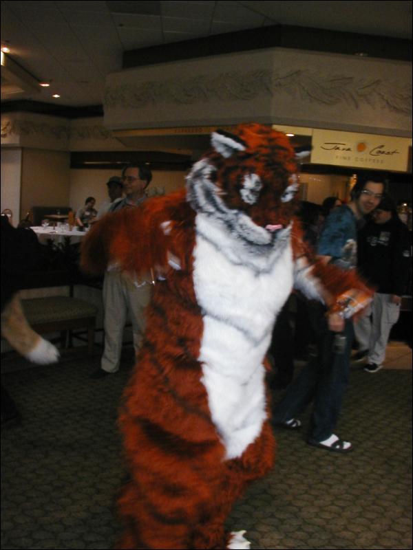 [Tuxskunk_FC2004_0772.jpg]