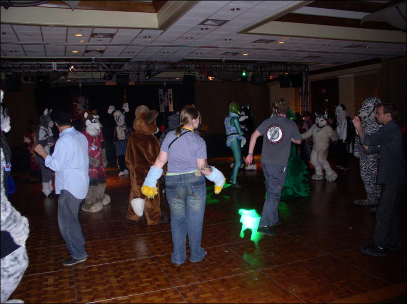 [Xavier_FC2006_Dance_08.jpg]